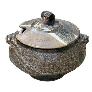 Brown Hand Thrown Studio Pottery Covered Casserole Dish Lid Signed Lynne